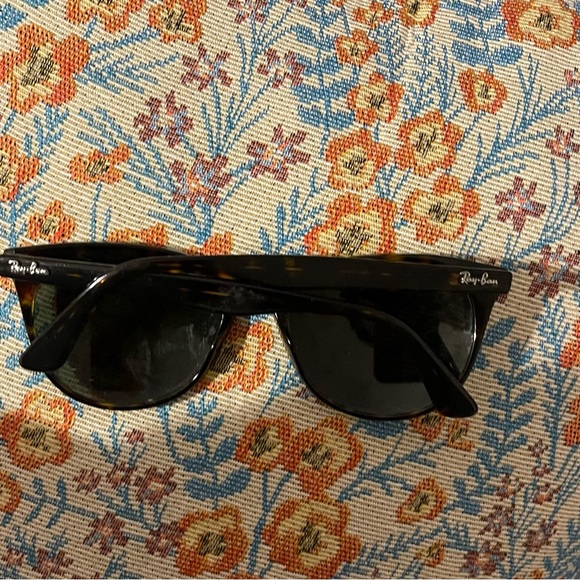 Ray-Ban WAYFARER II FLECK tortuous rims and gradient lenses with off brand pouch - Picture 10 of 10